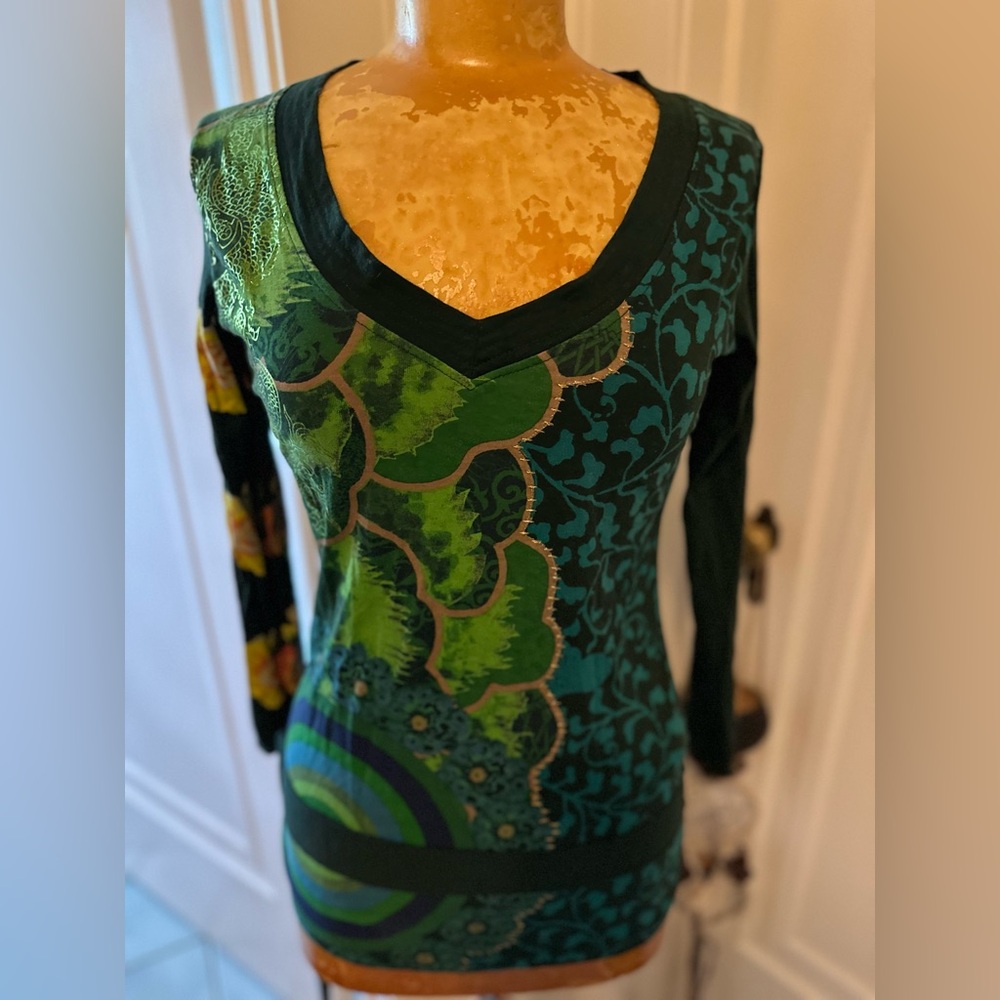 Desigual Long Sleeve V-Neck Top Small